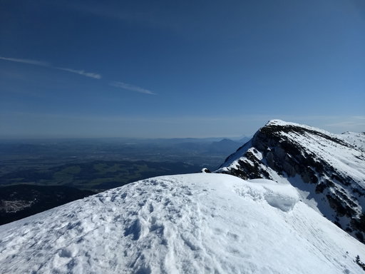 Gipfel Richtung Osten – im Bild rechts der Zwiesel. Foto: Nikolaus Vogl