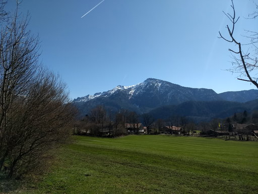 Abstieg bei Nonn – Sicht aufs Lattengebirge. Foto: Nikolaus Vogl