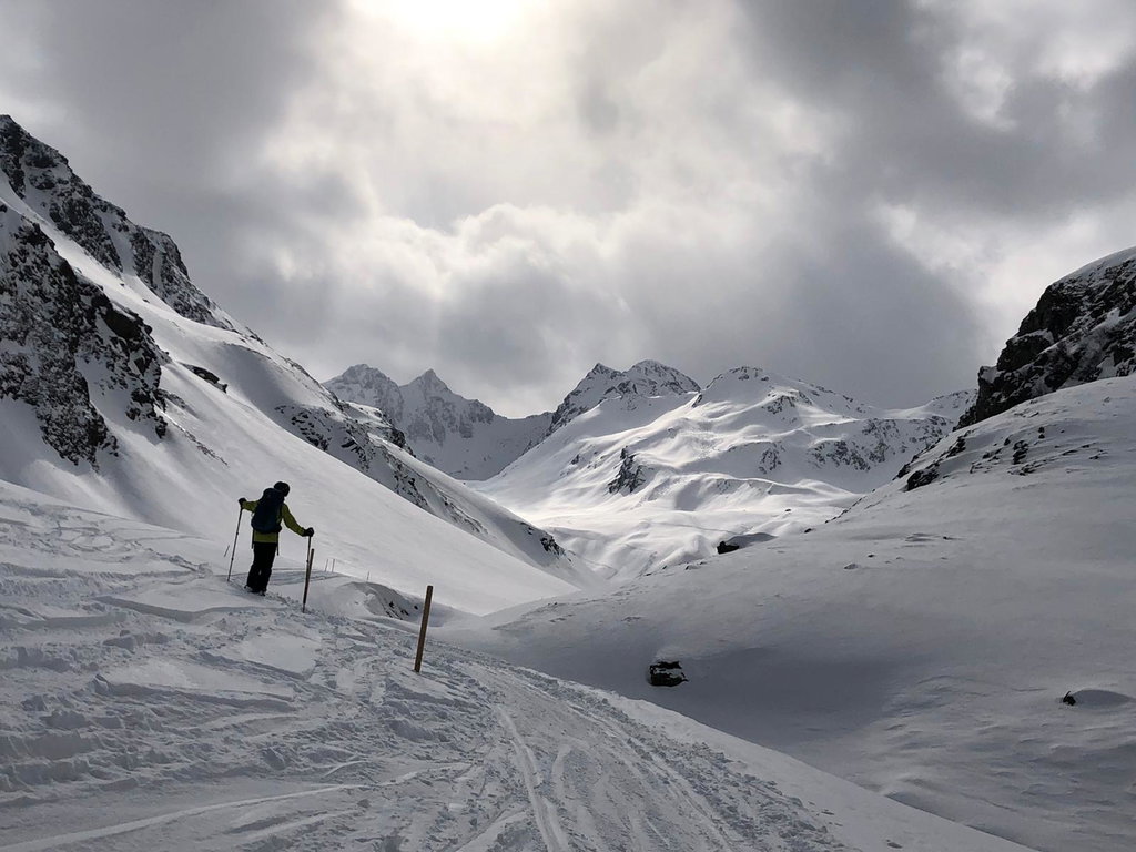 Blick Richtung Samerschlag & Pforzheimer Hütte bei Abfahrt. Foto: Alexander Hedenig