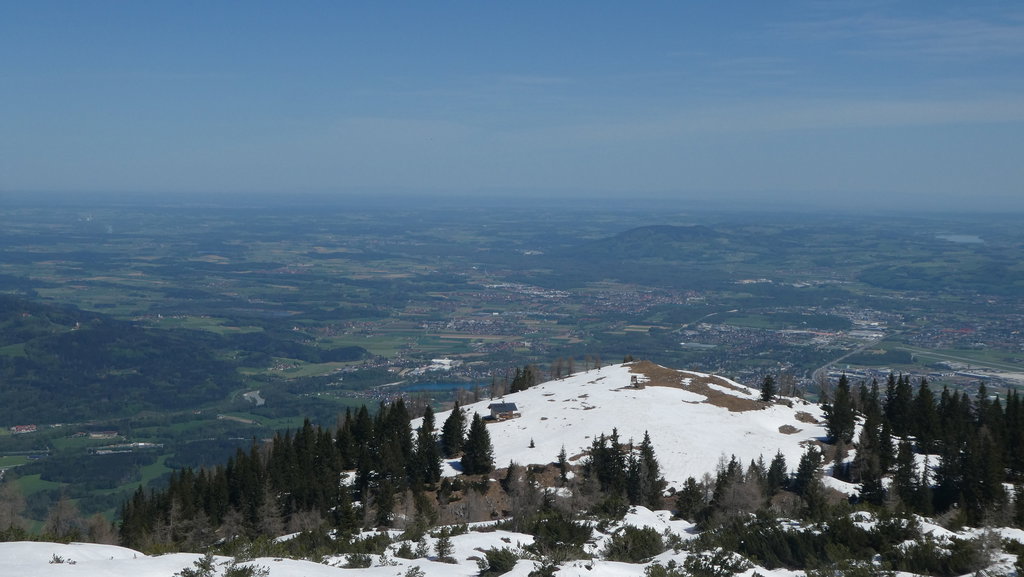 Vierkaseralm mit Roverkreuz, heute ein Pax-Natura-Friedhof. Foto: Karl Plohovich