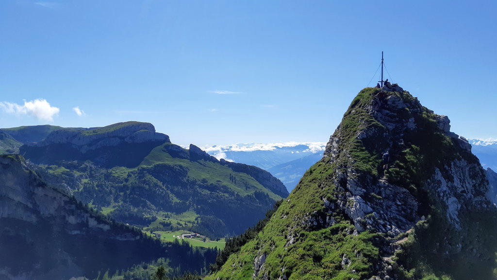 Leichte Kraxlerei auf den Gipfel der Rotspitze. Foto: Konrad Gwiggner
