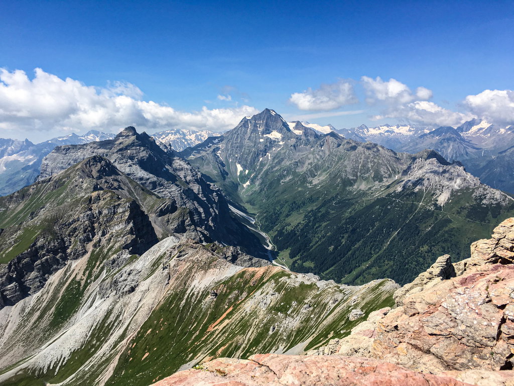 Ausblick von der Kesselspitze zum Habicht (3.277 Meter). Foto: Judith Hammer