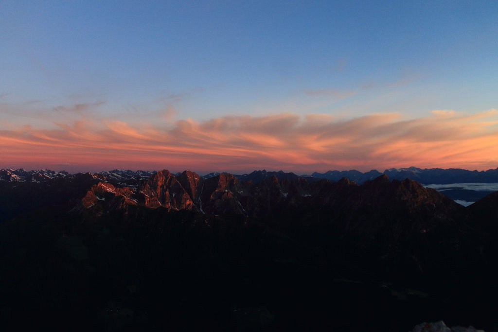 Blick auf die Kalkkögel bei Sonnenaufgang, Foto: Daniel Gratzl