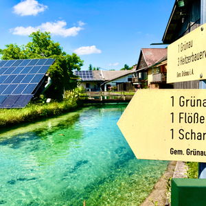 Grünes, klares Almtal