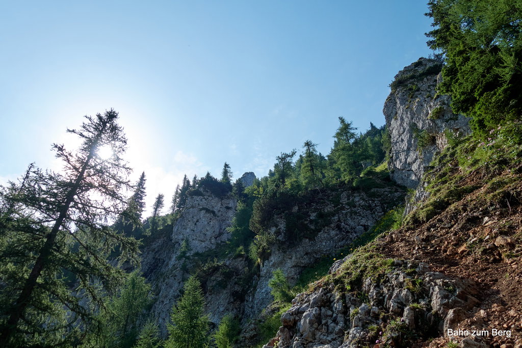 Der Felsen in der Mitte, ganz oben, ist die Höllentalaussicht. Foto: Martin Heppner