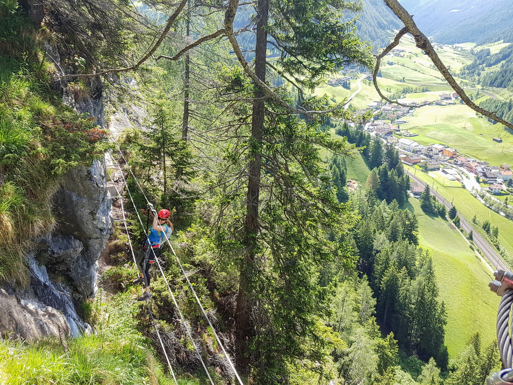 Erste Seilbrücke mit tollen Ausblicken. Foto: Judith Hammer