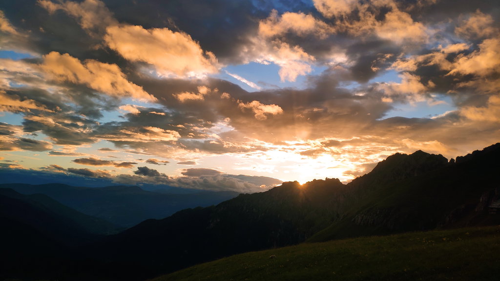 Sonnenuntergang Schlüterhütte. Foto Birgit Matzinger