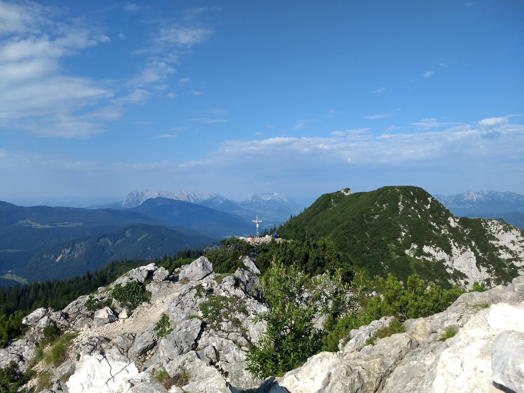 Vom Gipfel Richtung Kaisergebirge. Foto: Nikolaus Vogl