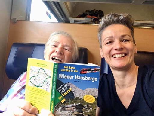 Peter Backés Buch ist die perfekte Begleitung. Fotos Veronika Schöll