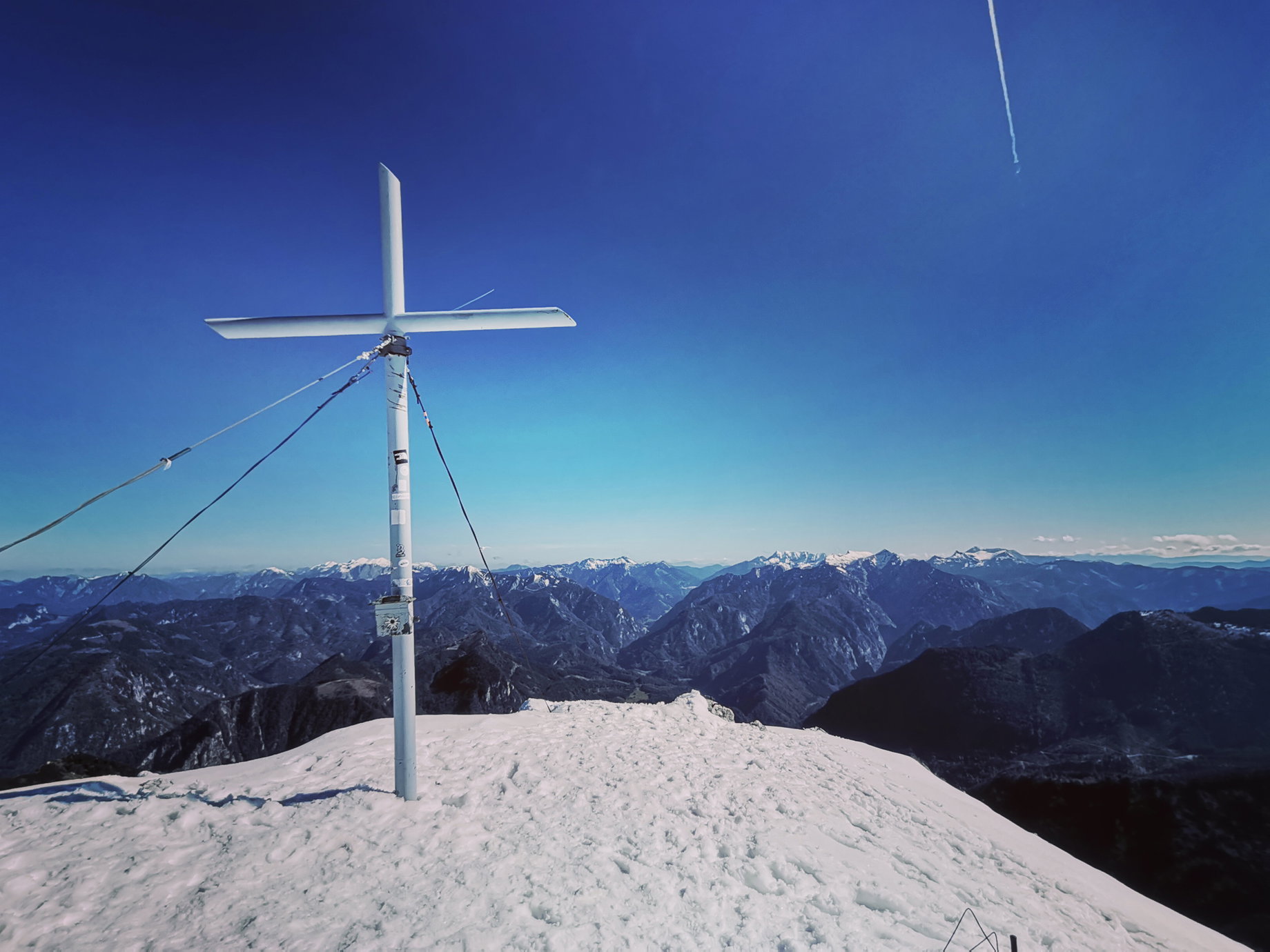 Beim Gipfelkreuz. Aussicht.Aussicht.Aussicht. Foto Veronika Schöll