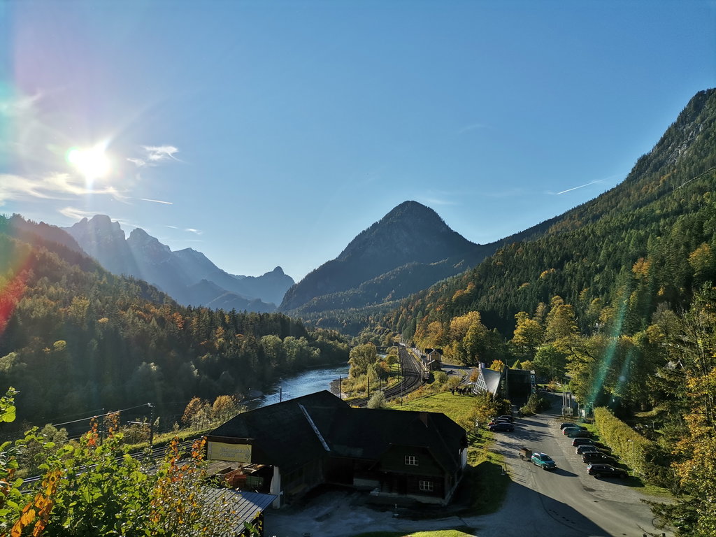 Bahnhof Gstatterboden und Nationalparkzentrum - ohne Nebel. Foto Veronika Schöll