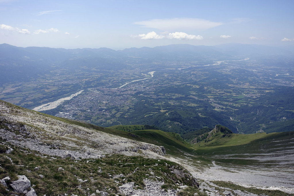 Belluneser Dolomiten Piavetal vom Monte Serva. Foto: Peter Backé