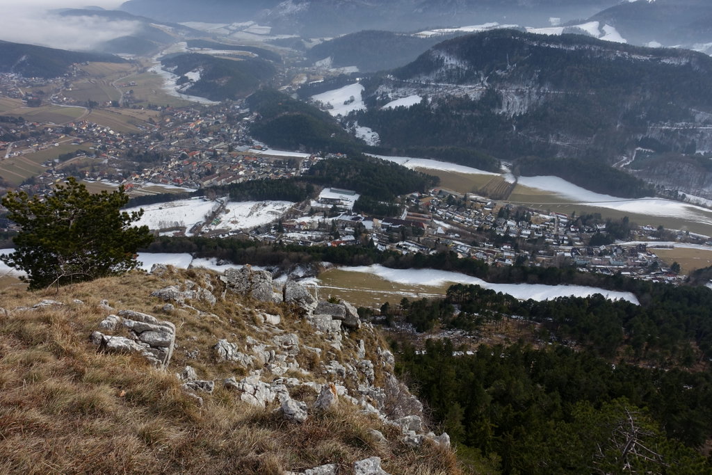 Tiefblick vom Geländ nach Grünbach