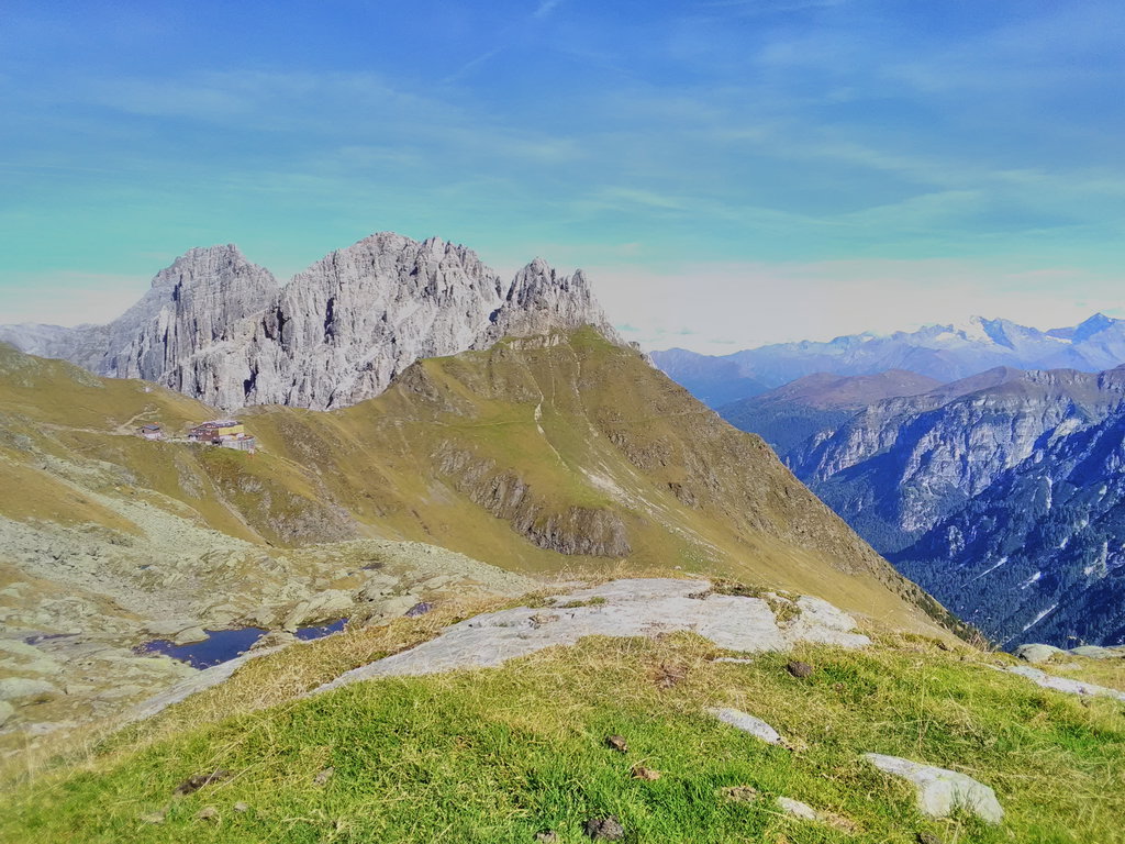 Innsbrucker Hütte und Illmitzer Spitzen im Hintergrund. Foto: David Kurz