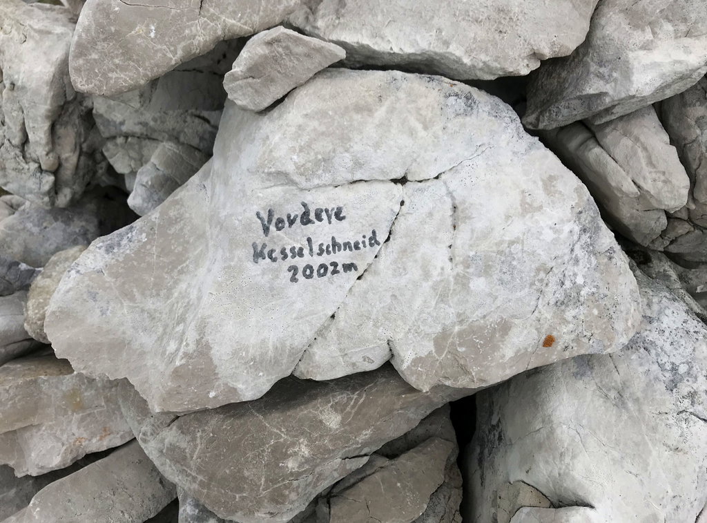 Gipfelsteinmann auf der Vorderen Kesselschneid (Foto: Peter Backé) 