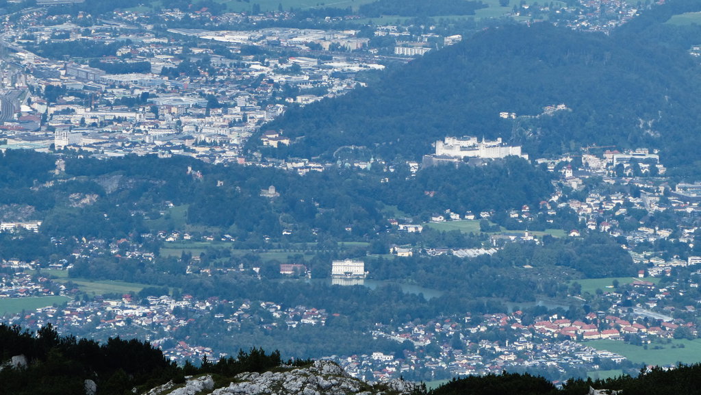 Markant die Festung und davor das Schloß Leopoldskron. Foto: Karl Plohovich