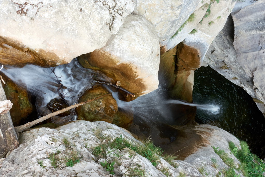 Wasser bahnt sich seinen Weg. Foto Martin Heppner