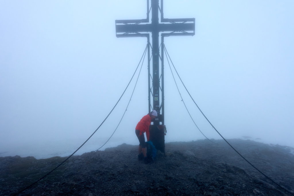 Heute keine Aussicht am Hochschwabgipfel. Foto Martin Heppner