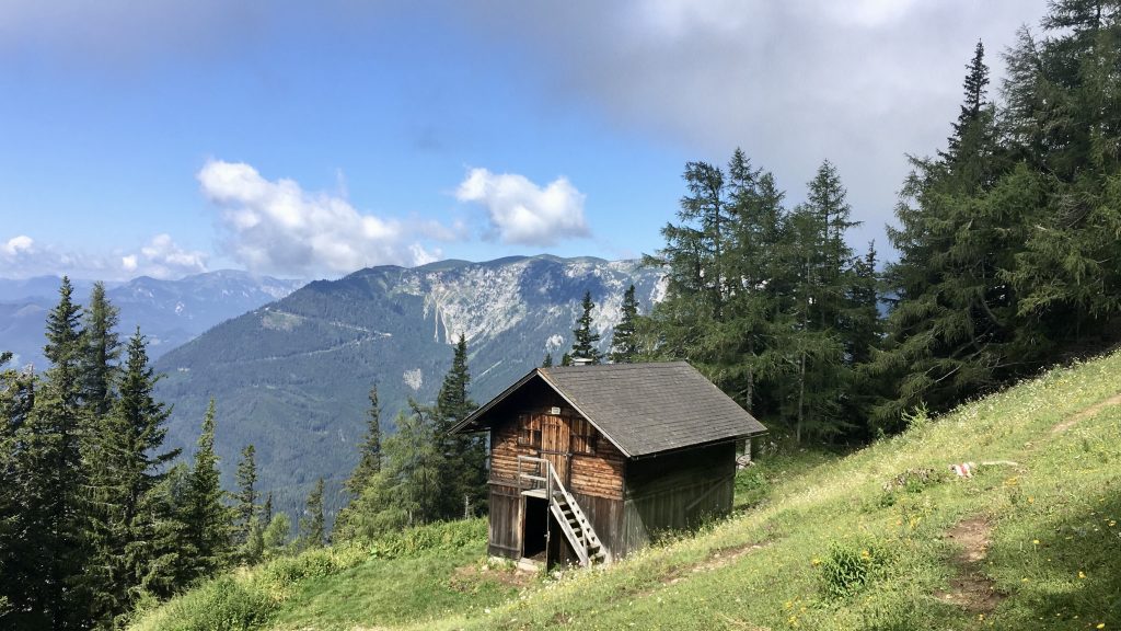 Karreralm und Schneealpe, hier beginnt der Altenbergsteig. Foto Veronika Schöll