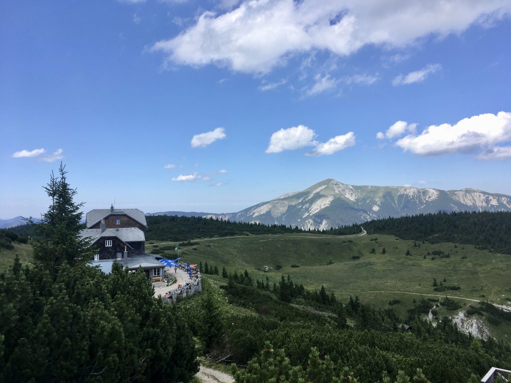 Ottohaus und Schneeberg. Foto Veronika Schöll