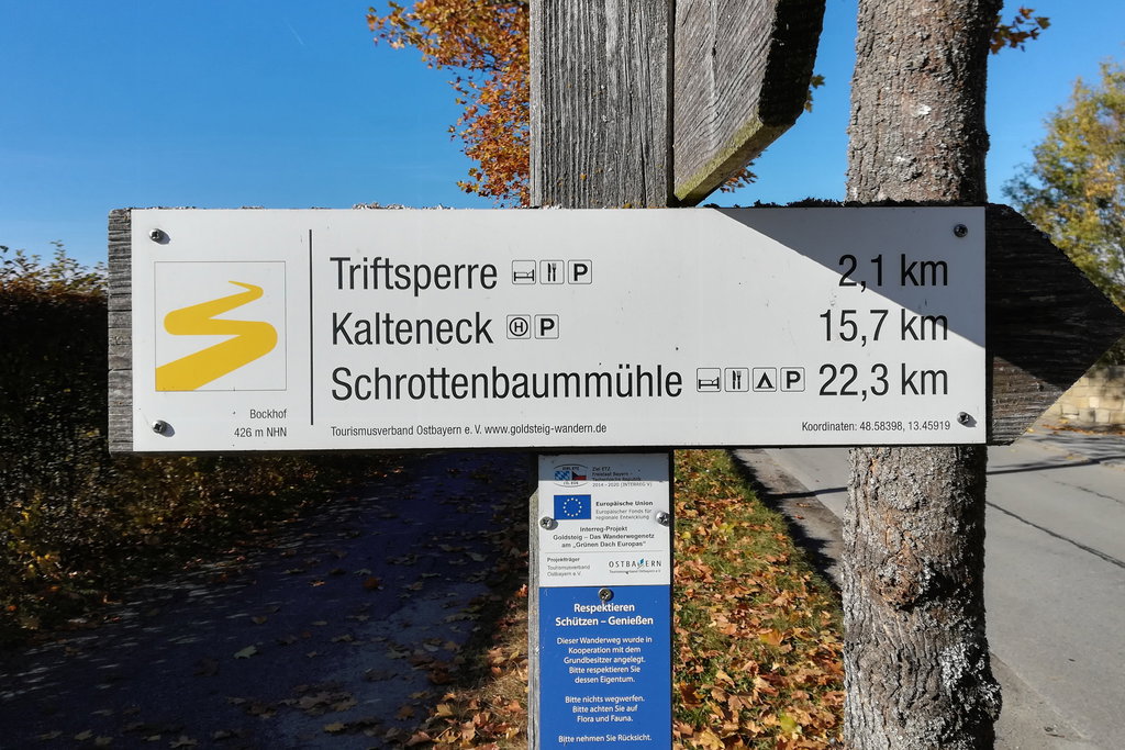 Wegweiser zur Triftsperre. Foto: Veronika Lehner