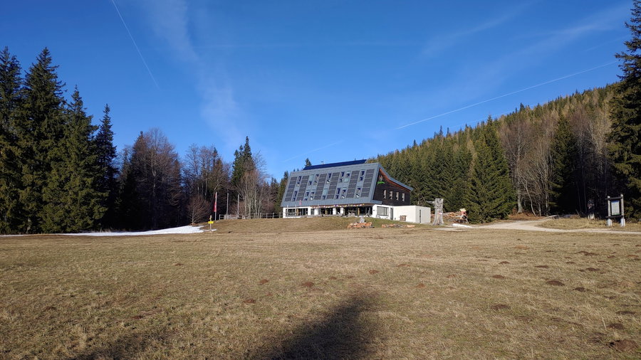 Die Knofelebenhütte, im Winter leider geschlossen (Stand Jänner 2022). Foto: Simon Widy