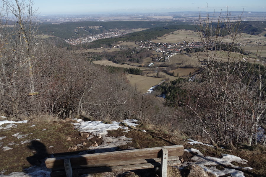 Aussichtsbankerl, Blick über Piesting. Foto Gerold Petritsch
