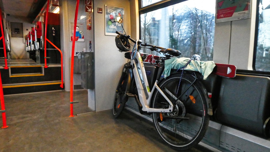 Auch das Fahrrad bekommt ein gemütliches Plätzchen. Foto: Karl Plohovich