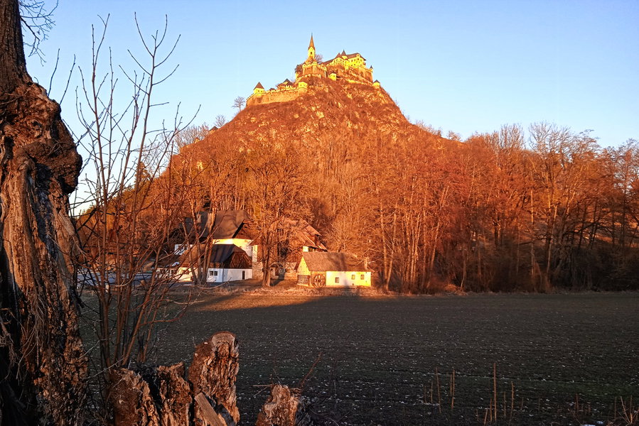 Die Burg Hochosterwitz im Abendlicht. Foto: Birgit Frank