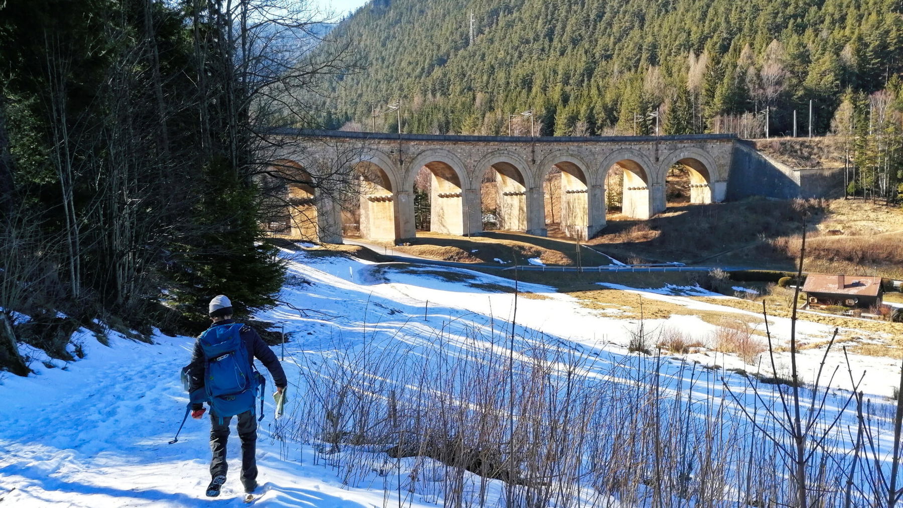 Im Schnee hinunter zur Fleischmannbrücke. Foto: Sarah Pallauf