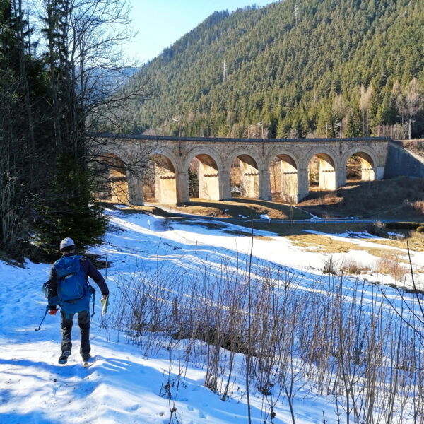 Im Schnee hinunter zur Fleischmannbrücke. Foto: Sarah Pallauf