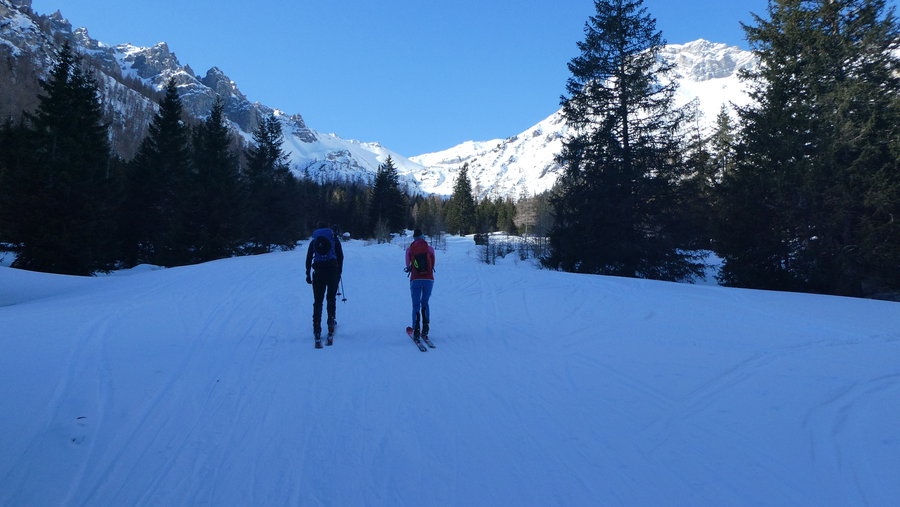 Im Schatten eisige Kälte. Foto Karl Plohovich