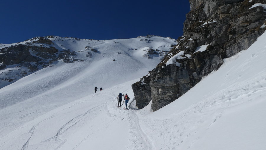Im oberen Teil des riesigen Kars. Foto Karl Plohovich
