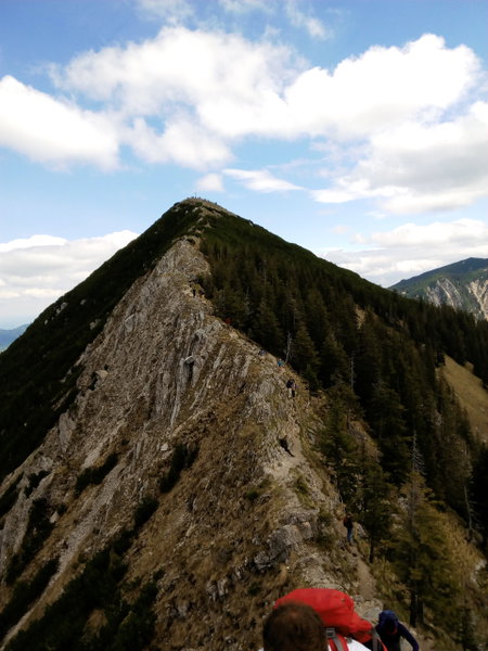 Variante Gratwanderung – Blick zurück zum Gipfel. Foto: Nikolaus Vogl