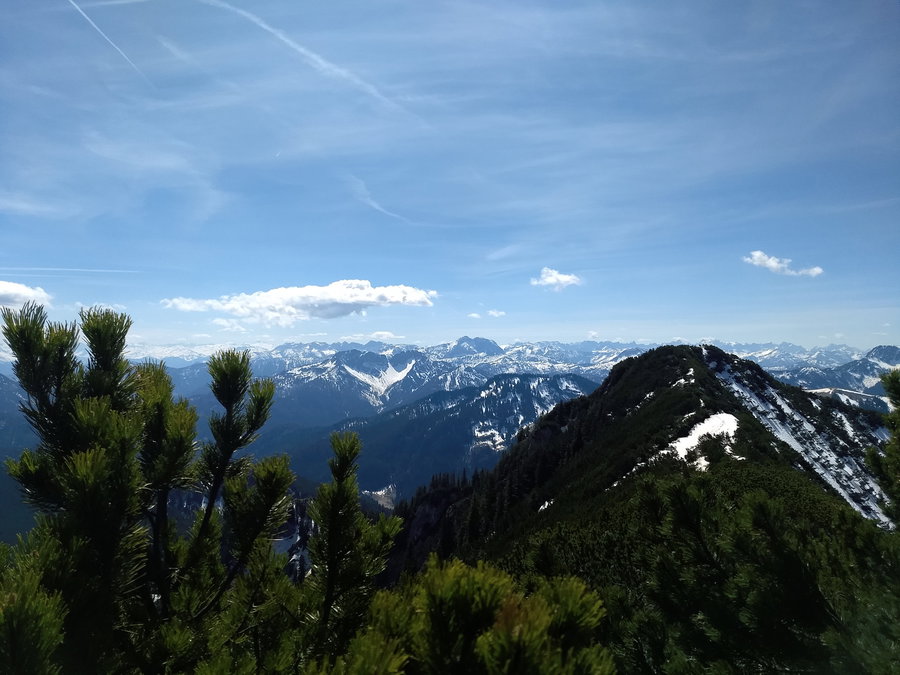 Blick nach Süden – in der Bildmitte der Schinder. Foto: Nikolaus Vogl