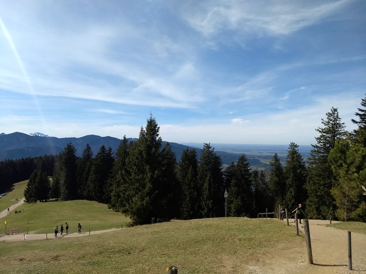 Am Gipfel der Neureuth – Blick nach Westen. Foto: Nikolaus Vogl