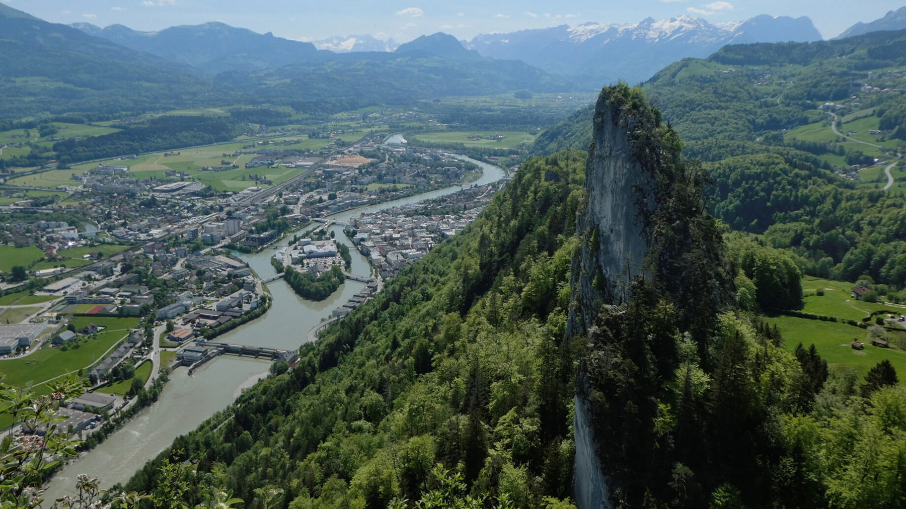 Der Kleine Barmstein mit Hallein vom Großen Barmstein aus gesehen. Foto: Karl Plohovich