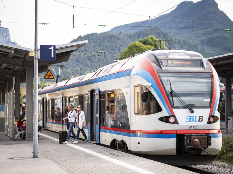 Ankommen am Bahnhof in Bad Reichenhall: Foto Alpine Pearls Bad Reichenhall