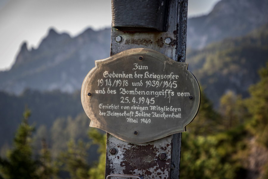 ... am Gipfelkreuz des Dötzenkopfs. Foto Alpine Pearls Bad Reichenhall