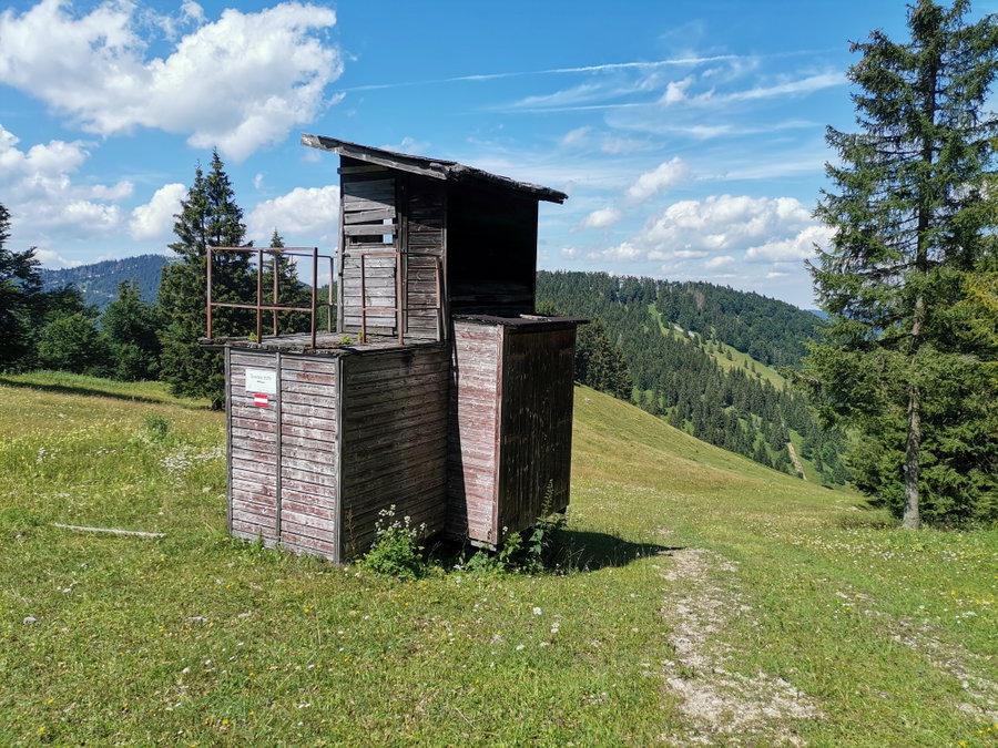 Links zur Türnitzer Hütte, geradeaus zur Gschwendthüttte. Foto Veronika Schöll