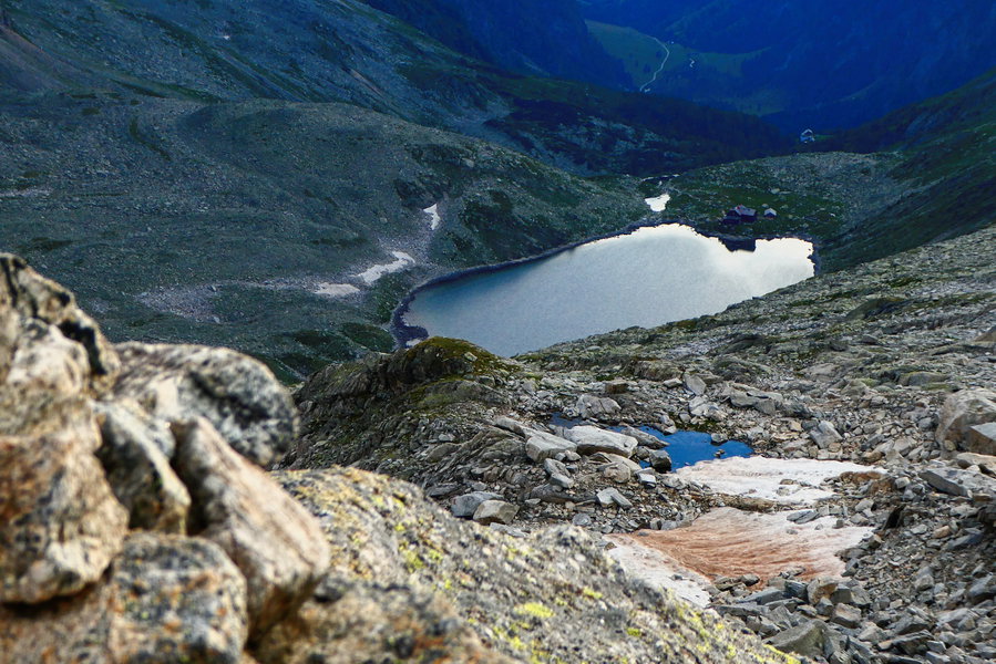 Dösener See mit Arthur-von-Schmid-Haus. Foto: Karl Plohovich