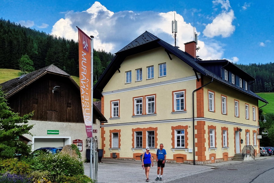 Altenbergerhof gegenüber der Bushaltestelle. Foto: Martin Heppner