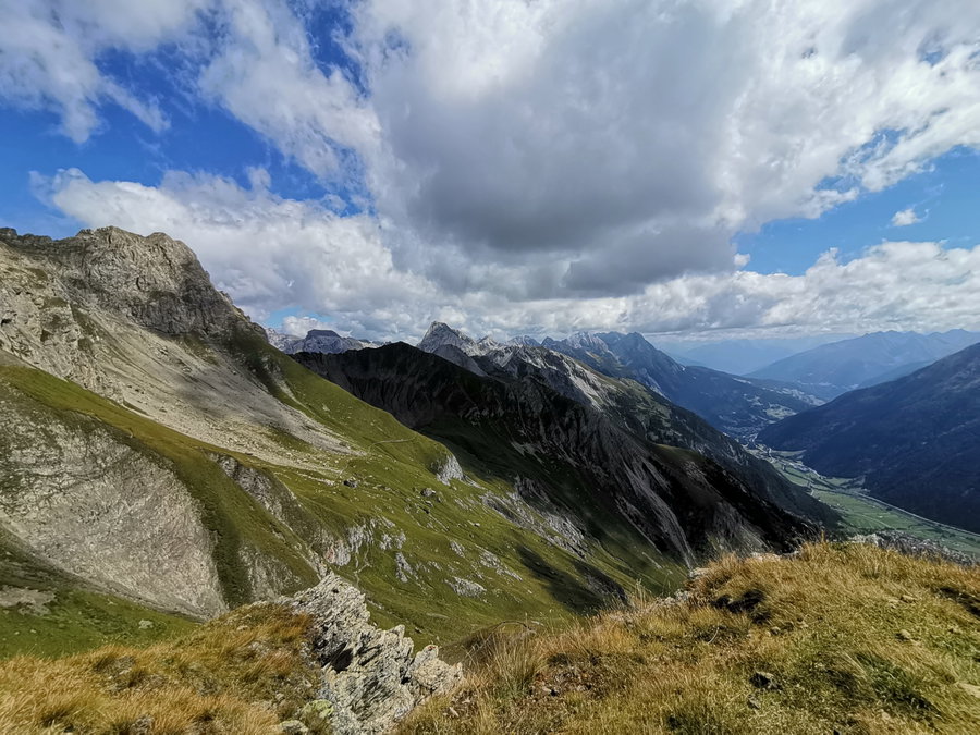 Blick Richtung Kaiserjochhaus und Parseierspitze. Foto Veronika Schöll