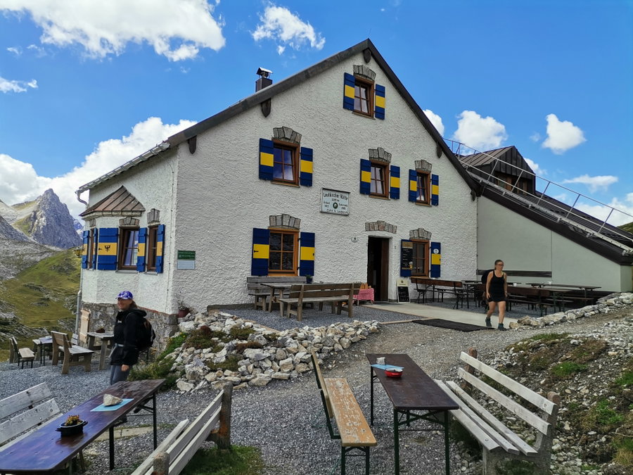 Schön renoviert ist die alte Hütte. Foto Veronika Schöll