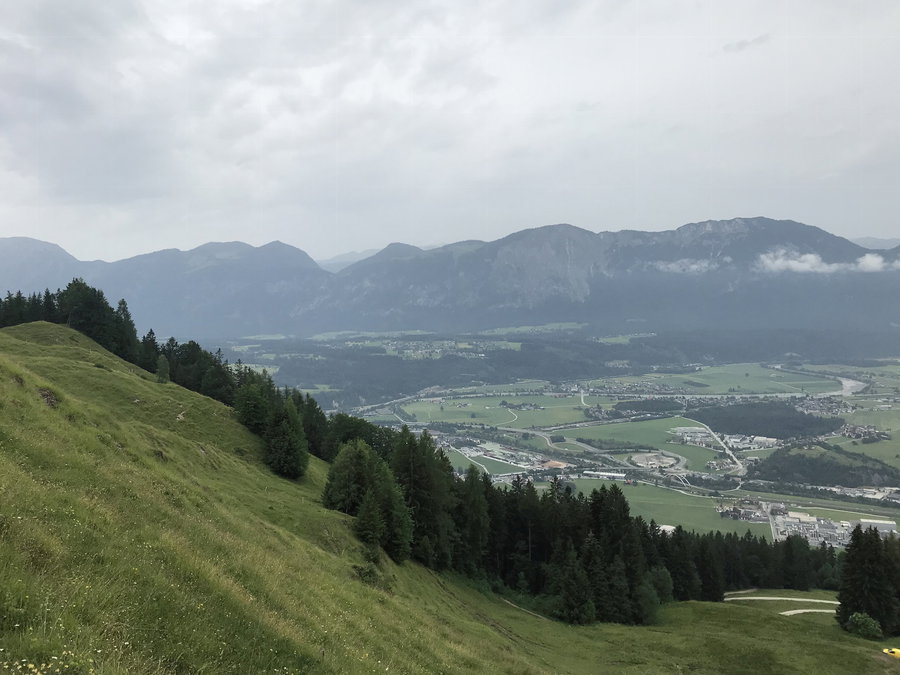 Blick auf den Pendlingkamm und die Innschleife kurz oberhakb der Möslalm. Foto: David Kurz