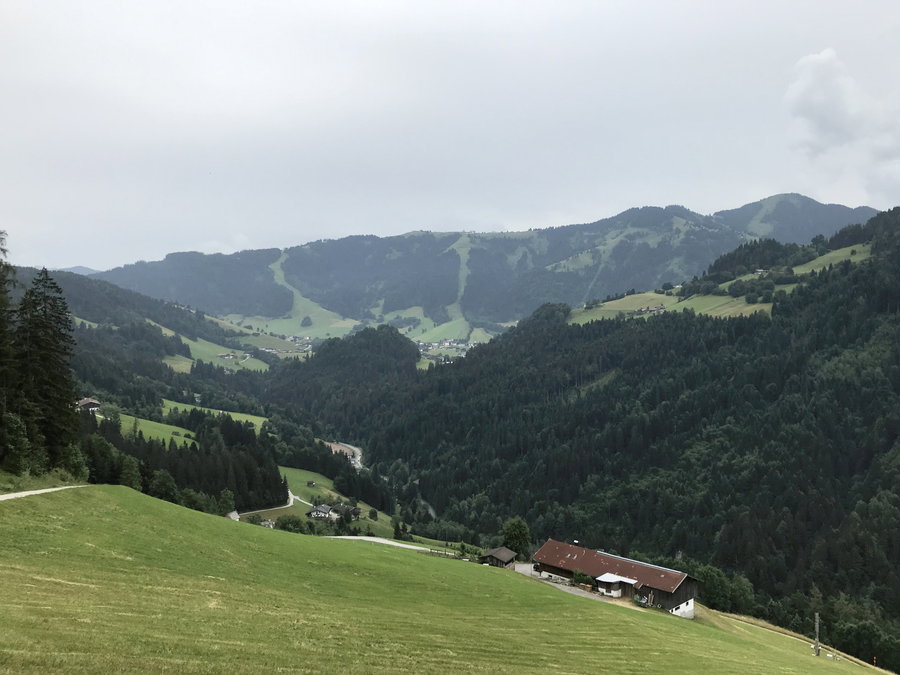 Blick Richtung Wildschönau mit dem Sonnberger Jöchl. Foto: David Kurz