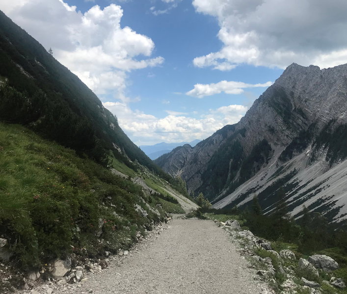 Blick ins Stanzer Tal kurz unter der Lamsenjochhütte. Foto: David Kurz
