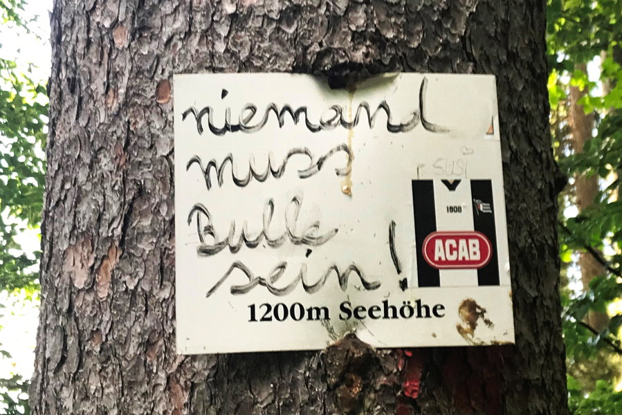Schild. Foto: Hummel