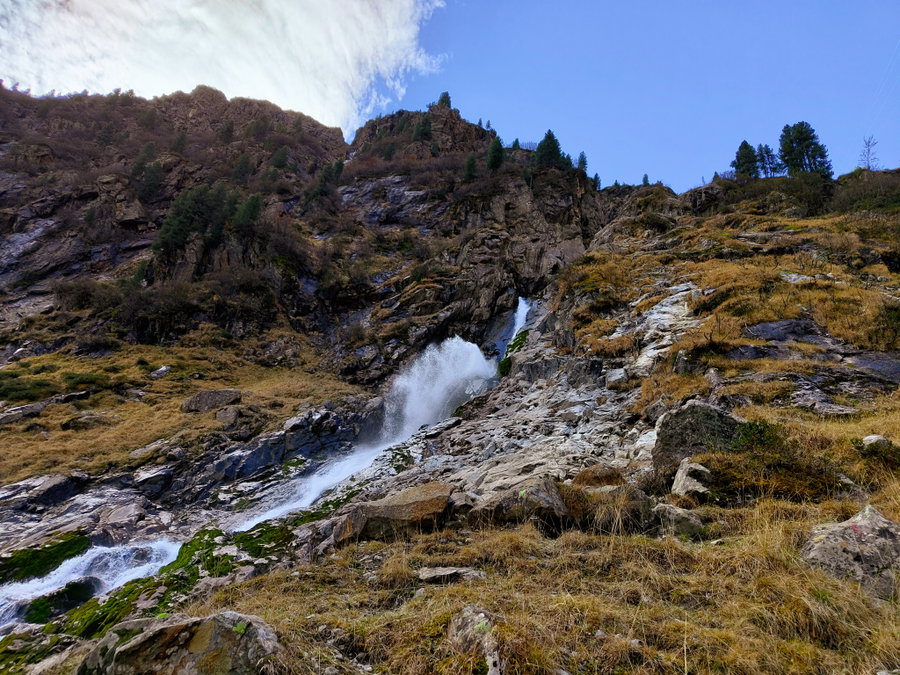 Die Wasserfontäne des Sulzenaufalls; Foto: Simon Widy