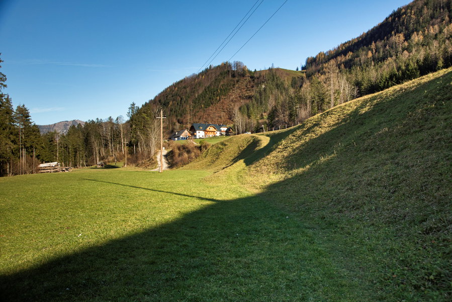 Wiesenweg bis zur Überquerung der Landesstraße. Foto: Eva Maria Ginal